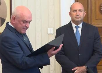 Новото служебно правителство е одобрено от президента, изборите – на 27 октомври