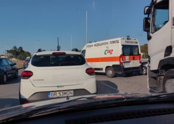Тапата на Дунав мост затруднява линейки, тарикати откъм Гюргево изпреварват /ВИДЕО/