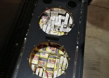 На Дунав мост: Откриха 60 000 къса цигари в тонколона, облегалки и фабрични кухини на кола
