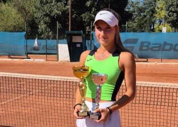 Талантливата русенска тенисистка Никол Нунева с двойна шампионска титла