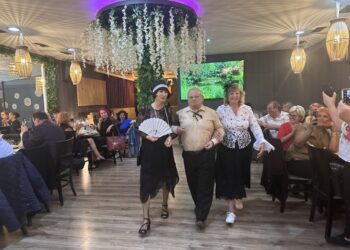 Пенсионерски клуб „Калина“ отпразнува Деня на възрастните хора, помага на БЧК