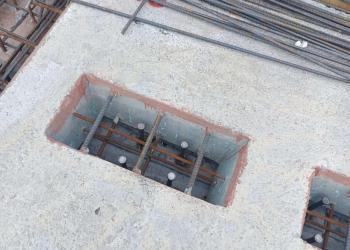 5,6 т тежи един стоманобетонен панел на Дунав мост при Русе, досега са поставени 94 нови