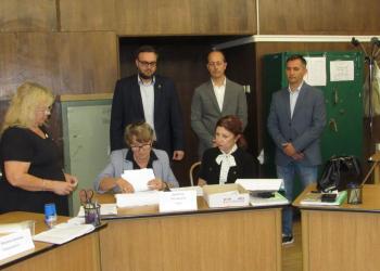 ПП-ДБ регистрираха листата си в Русе с познати лица и млади хора /ВИДЕО/