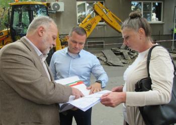 Започна ремонтът на ул.“Муткурова“ в Русе, ще подменят и дървета /ВИДЕО/