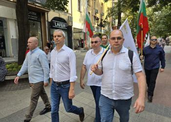 Депутатът от „Възраждане“ Златан Златанов рамо до рамо с Костадин Костадинов в Пловдив