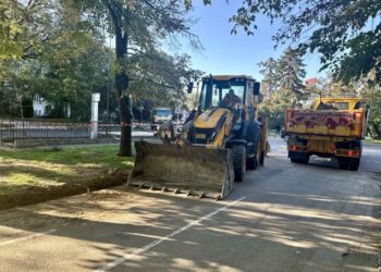 Обновяват алеите в Парка на младежта в Русе, скейт паркът ще е готов до месец