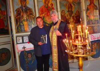 Кръст от Йерусалим осветиха на храмовия празник Св.Петка в Долна Студена