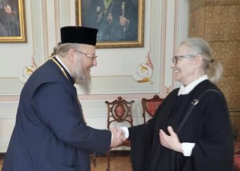 Голямата актриса Цветана Манева гостува на Русенския митрополит Наум преди фестивална си вечер