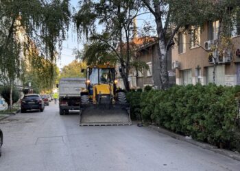 Кметът Пенчо Милков даде началото на основния ремонт на ул. „Мостова“