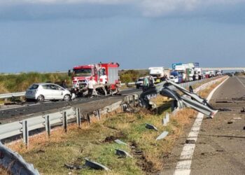 Прелетяла кола през мантинелата на АМ „Тракия“ помете русенско семейство