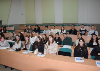 Ученици и учители с български произход от Молдова се обучават в Русенския университет