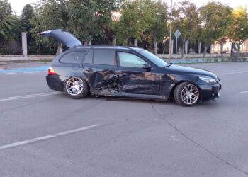 Забранен ляв завой завърши с катастрофа на ул.“Потсдам“ в Русе /ВИДЕО/