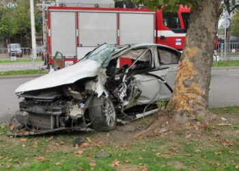 Мъж и жена са пострадали при тежката катастрофа на бул.“Липник“ в Русе /ВИДЕО/