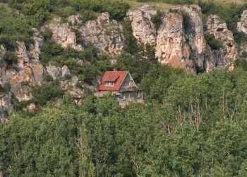 ТД „Приста“ стартира инициативата “Нов живот за хижа Алпинист” с катерачно събитие за деца