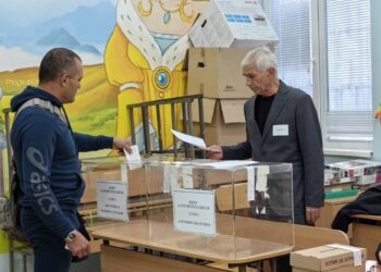 Преди 7 часа имаше избиратели пред секциите в Русенско, гласуват на машина /ВИДЕО/