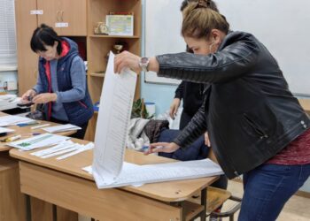 Преди 7 часа имаше избиратели пред секциите в Русенско, гласуват на машина /ВИДЕО/