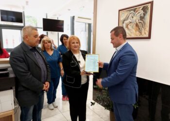 Пенчо Милков и Димитър Недев уважиха 25-годишнината на лаборатория „Здраве“