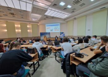 В Русенския университет се проведе практикум по финансова математика за ученици