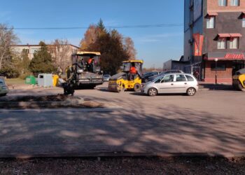 Започна асфалтирането на ул.“Тулча“, движението е затруднено /ВИДЕО/