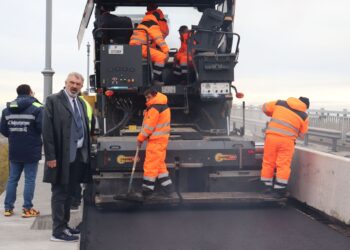 Полагат 10 см асфалт по ремонтирания 400-метров участък на Дунав мост