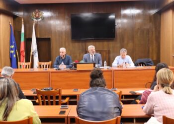 Засилен контрол над домашните кучета поиска областният управител на Русе /ВИДЕО/
