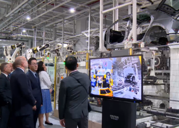 Кметът на Русе Пенчо Милков участва в бизнес форум в Сингапур с президента Радев /ВИДЕО/