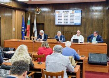 Повече помощи за деца и бъдещи родители отпуска Община Русе