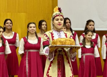 Над 120 деца и младежи от различни етнически групи се включиха в концерта „Да празнуваме заедно“