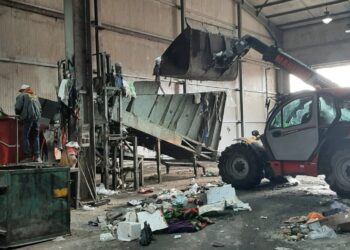 Съветници се запознаха с работата на депото за отпадъци в Русе и сепарирането