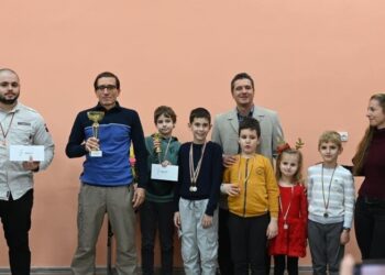 Деца и семейства мериха сили в Коледен турнир по шах в Русе
