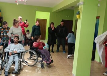 Съветници от СДС-Гражданите раздадоха коледни подаръци на деца и младежи с увреждания