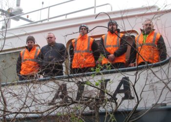 Украински моряци посрещат Никулден на арестуван кораб в Русе /ВИДЕО/