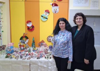 Откриха благотворителния коледен базар в ДГ „Зора“, отворен е за всички