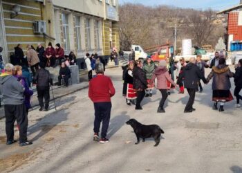 В Средна кула се веселиха на предколедна хоротека