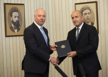 ГЕРБ-СДС взеха първия мандат и обявиха проектокабинета