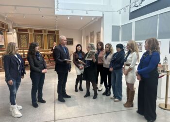 Дамите от Лайънс клуба в Бяла дариха ценни книги за делото и живота на Колю Фичето