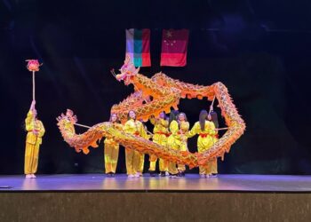 С богата празнична програма в Русе посрещнаха Китайската Нова година