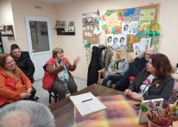 Общинските съветници от ГЕРБ зарадваха с нови обувки децата от Приюта