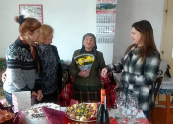 Русе Медиа - За да знаеш повече Достолепните 103 години отпразнува баба Божана от село Ряхово