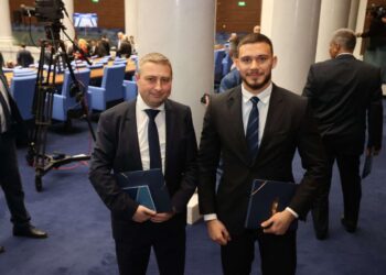 Депутатите от ГЕРБ-СДС Николай Братованов и Георги Кръстев с приемна за граждани в Русе