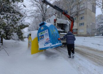 Извозването на отпадъците в Русе е затруднено в крайните квартали /ВИДЕО/