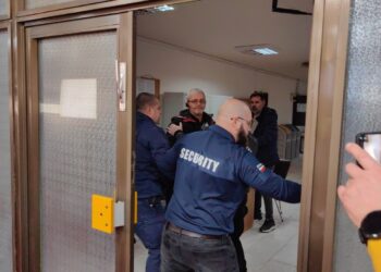 Полиция се намеси на сесията в Русе, за да въведе ред /ВИДЕО/