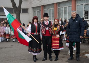 Дойче шуле отбеляза за 10-ти път Сирни Заговезни и Празника на народната носия