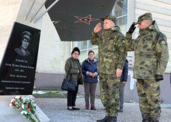Във Ветово почетоха паметта на летеца полк.Велико Пенчев