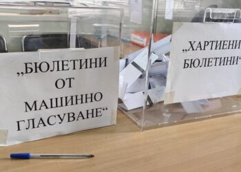 11.35 % активност в Две могили към 10 часа, гласува се главно на хартия /ВИДЕО/
