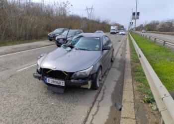 БМВ и камион се удариха на бул.“България“, има един пострадал /ВИДЕО/