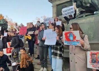 Стотици русенци излязоха на протест срещу насилието над животни /ВИДЕО/