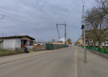 Пречупи се стрела на кран на строеж в близост до училище в Русе /ВИДЕО/