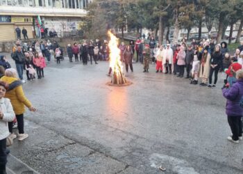 В Средна кула спазиха традицията да отбелязват заедно празниците /ВИДЕО/