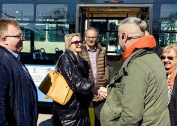 Гости от Полша се интересуват от електробусите в Русе